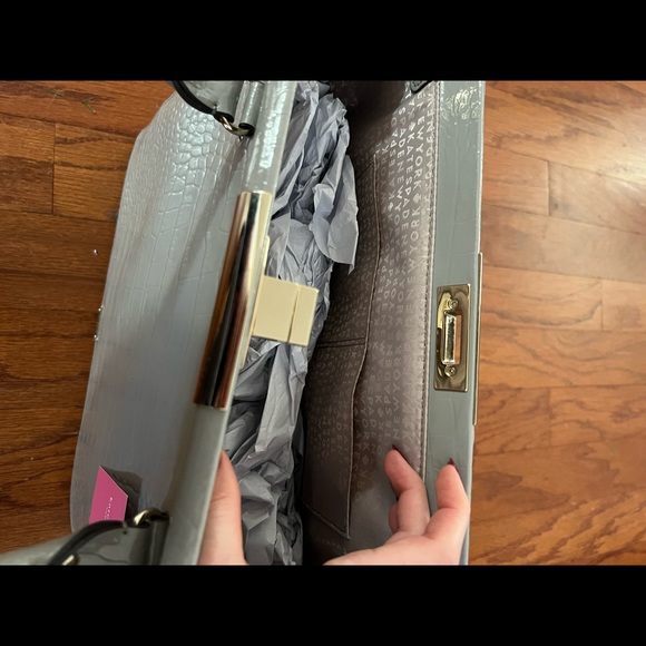 NWT Kate Spade Constance Knightsbridge Embossed Croc Leather Handbag Soft Taupe - Picture 7 of 10